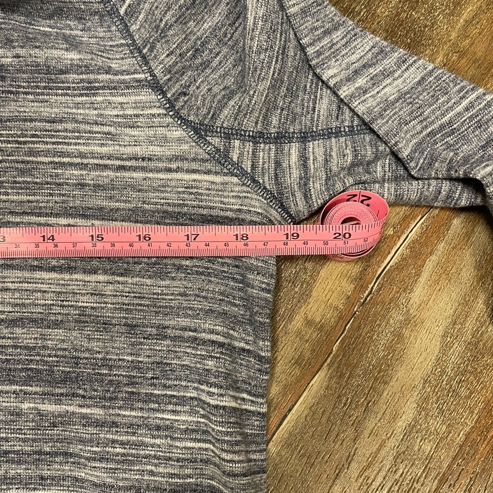 American Eagle blue Henley size Small - Picture 6 of 8
